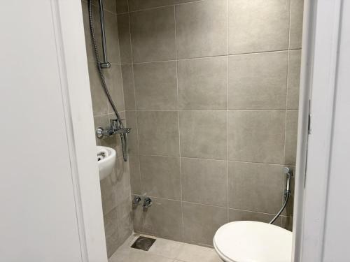 Retro 2E 2-BR Loft in Gemmayze - image 11