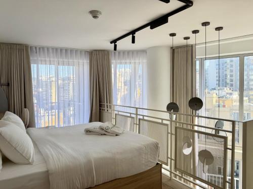 Retro 6C 1-BR Loft in Gemmayze - image 3