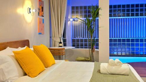 room detail thumbnail 0