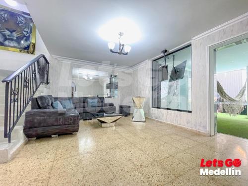 Villa con piscina privada y turco relajante meses VIE