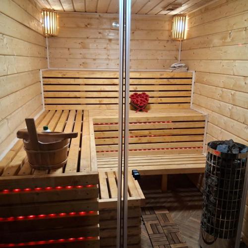 Dom na zboczu Kistowo z Balią, Sauną i basenem letnim (Dom na zboczu Kistowo z Balia, Sauna i basenem letnim) in Сулєжино