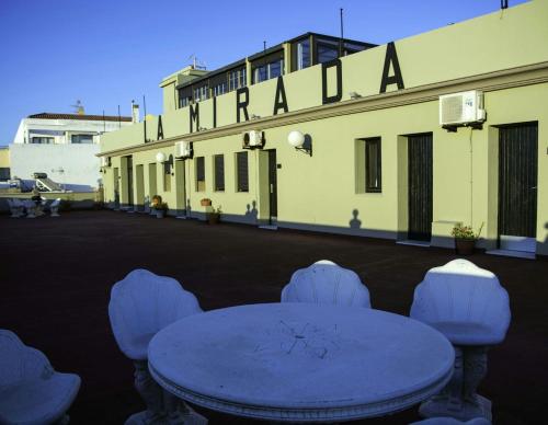 Hotel La Mirada - image 2
