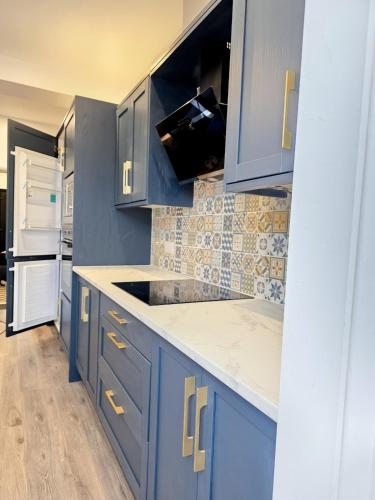 Gaeltacht Qtr Belfast Beautiful Home Sleeps 9 in Falls Park