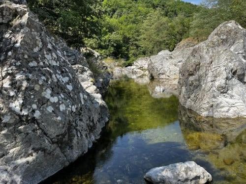 Entre Eaux et Roches - Gîte dans maison ardéchoise de caractère (Entre Eaux et Roches - Gite dans maison ardechoise de caractere) in Valgorge