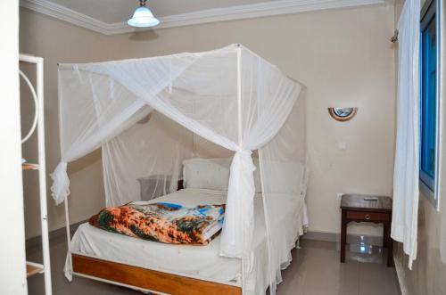 HOTEL TOOLBI LAC ROSe in 尼亞加