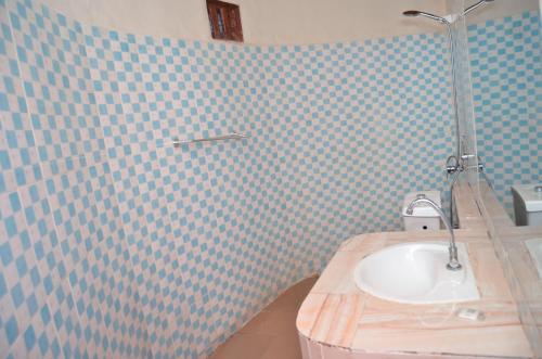 HOTEL TOOLBI LAC ROSe in 尼亞加