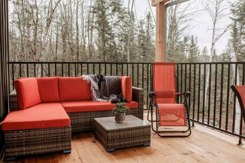 Spa Firepit & Nature - Chalet de la Colonie in Cantley (QC)