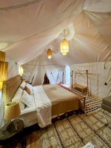 Merzouga Dunes Luxury Glamping Camp in Merzouga