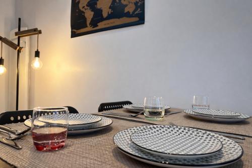 設施, Maisonnette avec jardin & jacuzzi proche gare in 維朗德里