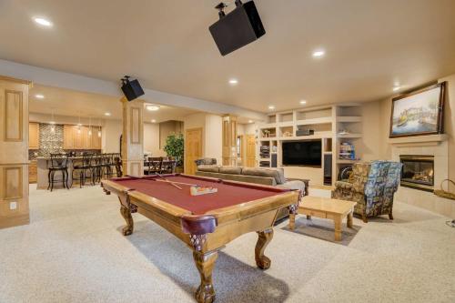Peaceful Pines! Pool Table, Gym & Forest Views – khách sạn tại Gleneagle