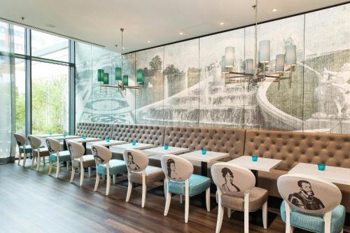 Pub/Lounge, Motel One Wien-Hauptbahnhof in Favoriten