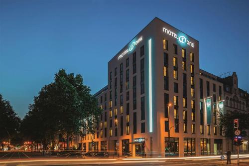 Motel One Düsseldorf Hauptbahnhof - image 3