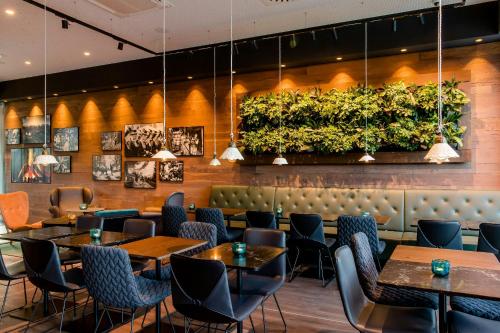 Motel One Salzburg-Süd 5