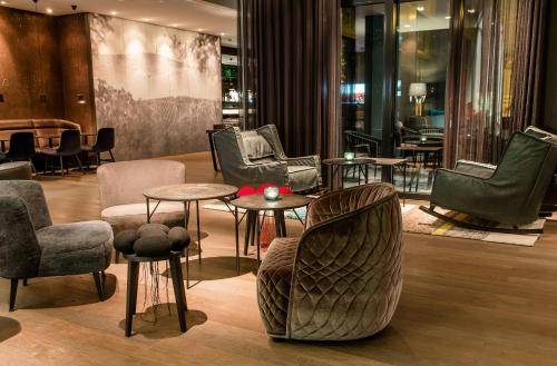 Motel One Freiburg - image 28