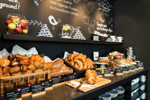 Motel One Basel - image 5