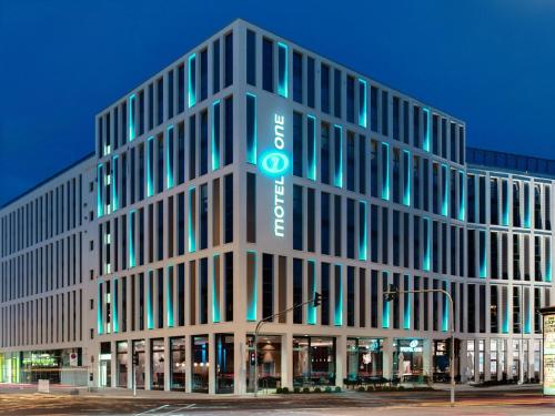 Motel One Köln-Waidmarkt - image 13