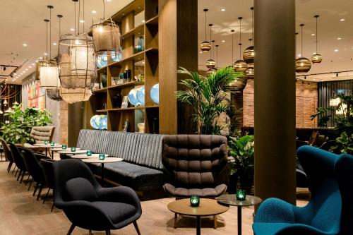 Motel One Bonn-Hauptbahnhof 5