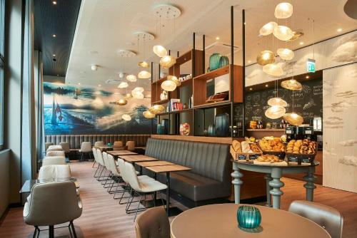 Food and beverages, Motel One Zurich in 2. Wollishofen-Leimbach-Enge