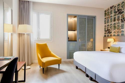 room detail thumbnail 1