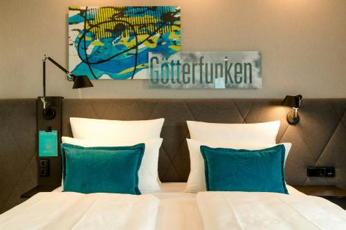 Motel One Bonn-Beethoven Room Type - Queen Room