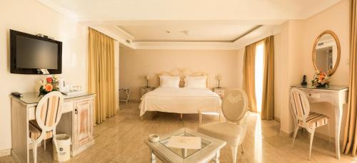 Hotel Azimut - image 2