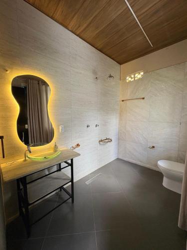 CASA ESPACOSA COM PISCINA AQUECIDA e 5 SUITES COM AR CONDICIONADO in Estância Chácara Itapema