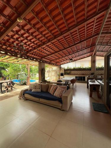 CASA ESPACOSA COM PISCINA AQUECIDA e 5 SUITES COM AR CONDICIONADO in Estância Chácara Itapema
