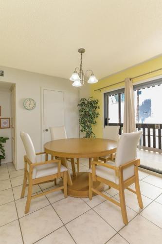 Tiki 218 - Close to the Beach 1BR Condo Sleeps 4 - image 5