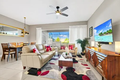 Cozy Disney Themed Townhouse 4BR Private Pool at Festival Resort photo 2