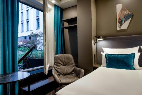 Motel One Berlin-Alexanderplatz - image 4