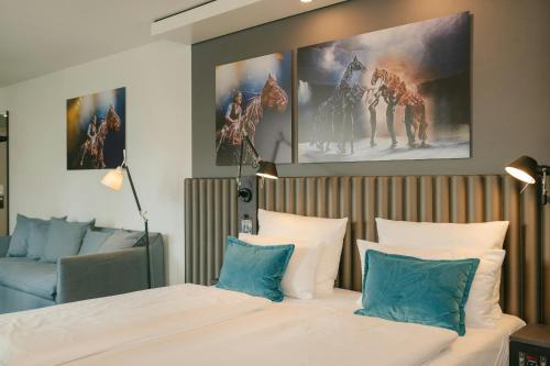 Motel One Berlin Ku'Damm - image 3