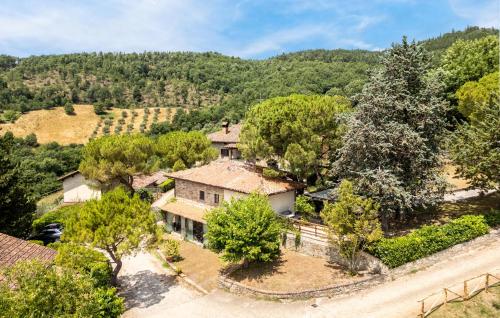 Úszómedence, Fienile in Monte Santa Maria Tiberina