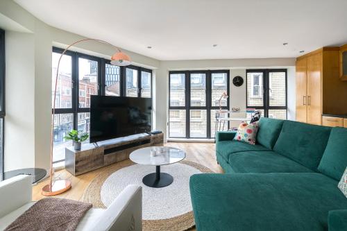Luxury 70 sqm 1 Bedroom Hoxton Square London Near Old St Tube and Metro Sleeps 4 (F3 HP) - image 13