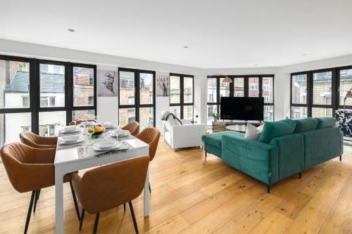 Luxury 70 sqm 1 Bedroom Hoxton Square London Near Old St Tube and Metro Sleeps 4 (F3 HP) - image 6