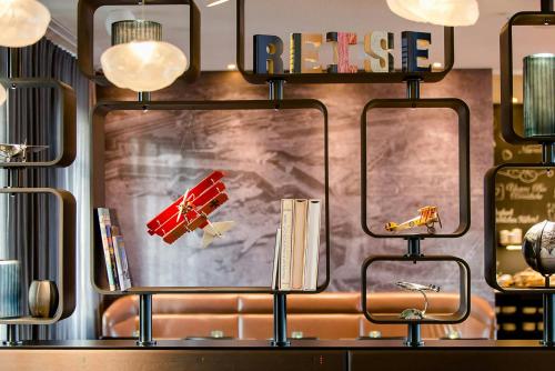 Motel One Frankfurt Airport - image 39