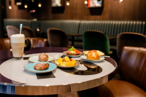 Motel One Frankfurt-Eastside - image 32