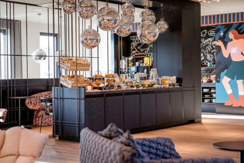 Motel One Berlin-Potsdamer Platz - image 7