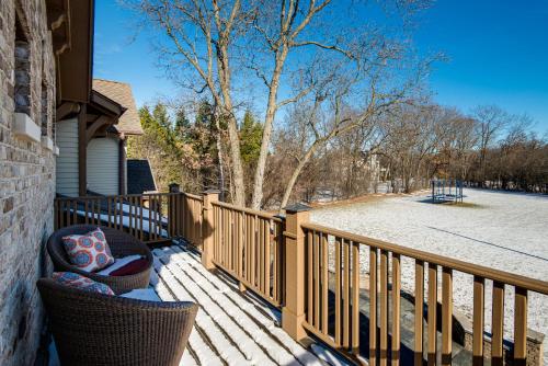 1 Mi to Metra Estate with Theater, Game Room and More in Northbrook (IL)