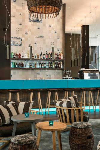 Motel One Bremen - image 13