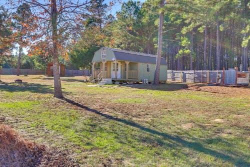 Cozy Cabin in Overton Glamping Community w/ Perks! in Kilgore (TX)
