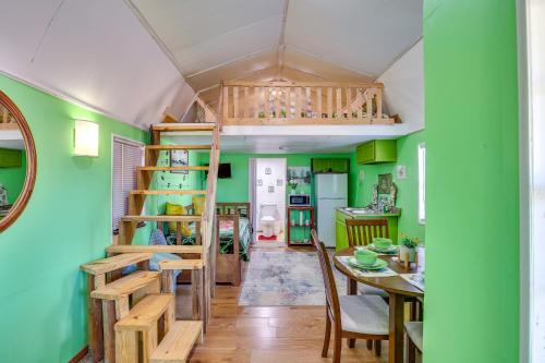 Cozy Cabin in Overton Glamping Community w/ Perks! in Kilgore (TX)