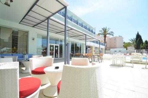 azuLine Hotel Pacific - image 2