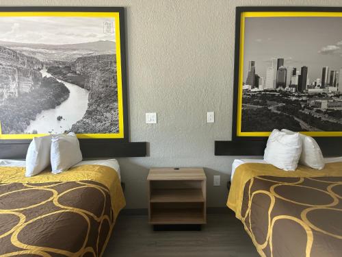 Super 8 by Wyndham Houston/Brookhollow NW - image 22