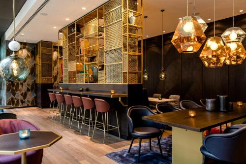 酒吧/高級酒吧, Motel One Aachen in 亞琛市中心