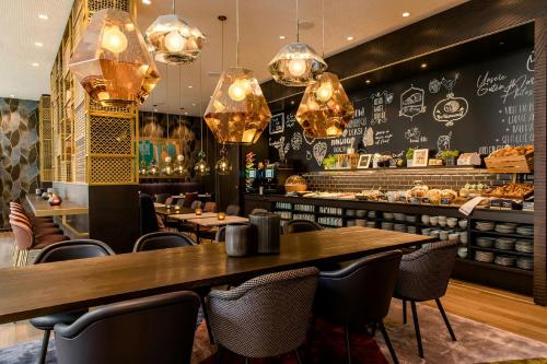 酒吧/高級酒吧, Motel One Aachen in 亞琛市中心