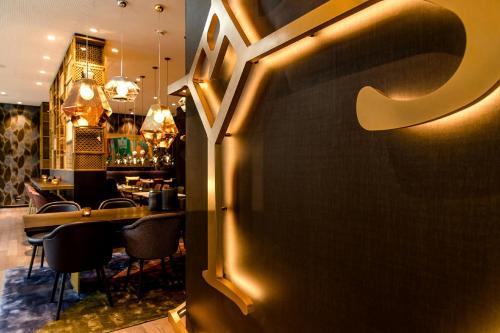 酒吧/高級酒吧, Motel One Aachen in 亞琛市中心