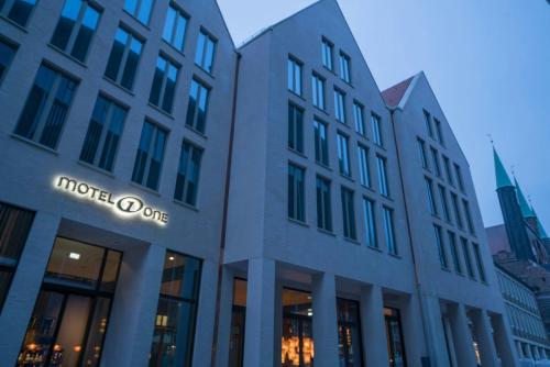 Motel One Lübeck 4