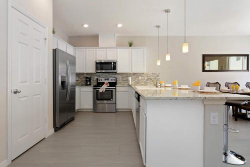 Four Bedrooms TownHome 5130 5