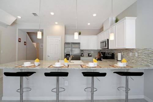 Four Bedrooms TownHome 5130 - image 26