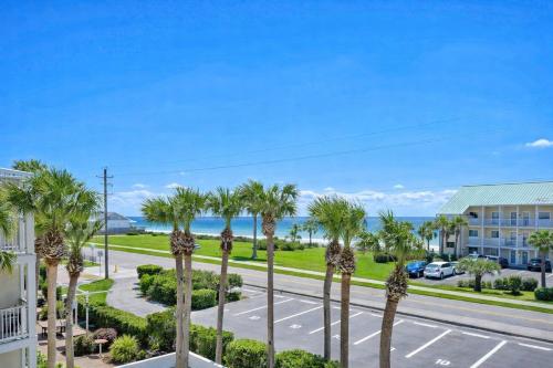 Condo with Gulf View & pool, beach access & bunks – khách sạn tại Destin Beachfront
